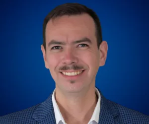 Ricardo Pérez Segura — Conferencista de Propósito, Valores e Inspiración