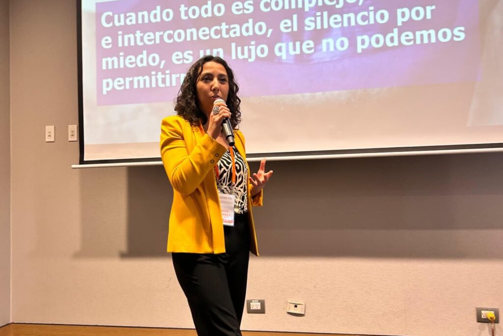 Paola Canessa, conferencista para eventos corporativos sobre Seguridad Psicológica